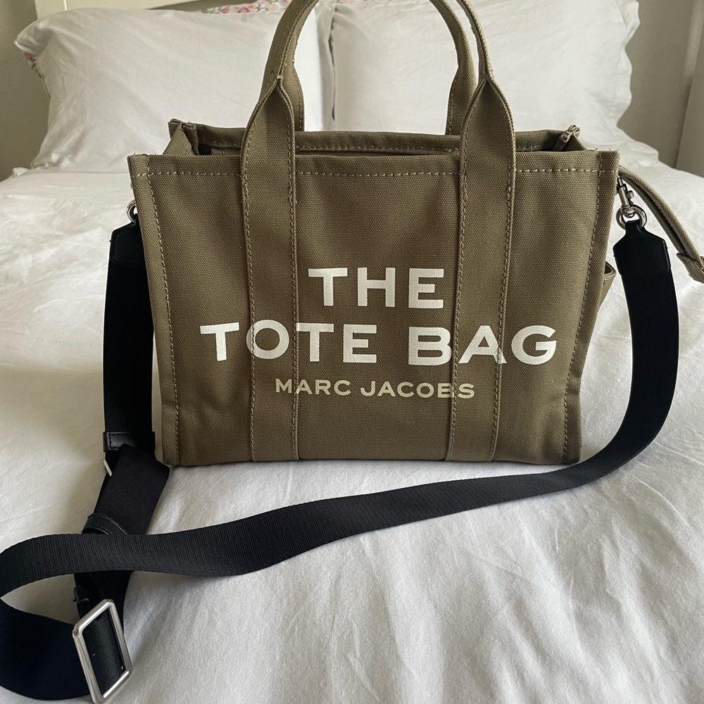 Marc Jacobs The Tote Bag in Olive Green with Black Strap